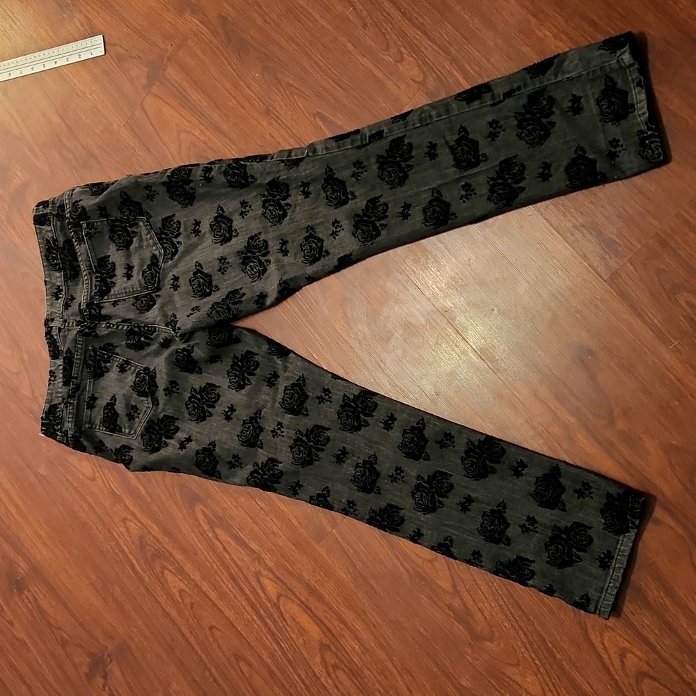 Chico’s jeans size 1.5  velvet rose black print - Picture 2 of 11